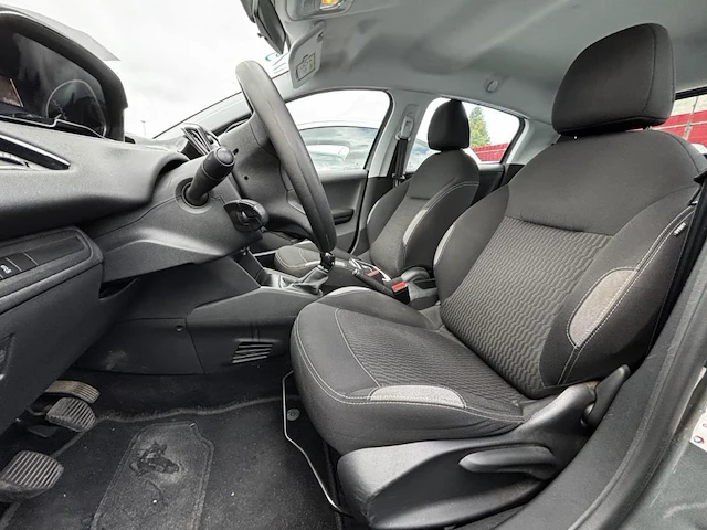 Peugeot 208 1.2i puretech active,2015 - afbeelding 37 van  38