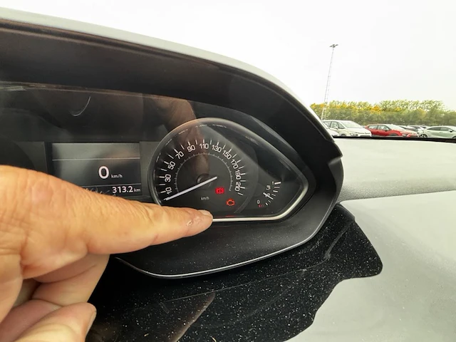 Peugeot 208 1.4 hdi active, 2013 - afbeelding 6 van  35
