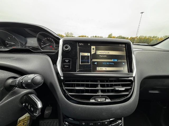 Peugeot 208 1.4 hdi active, 2013 - afbeelding 8 van  35