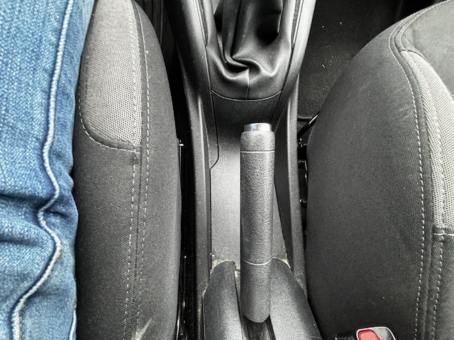 Peugeot 208 1.4 hdi active, 2013 - afbeelding 11 van  35