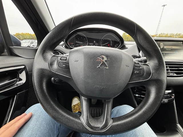 Peugeot 208 1.4 hdi active, 2013 - afbeelding 13 van  35