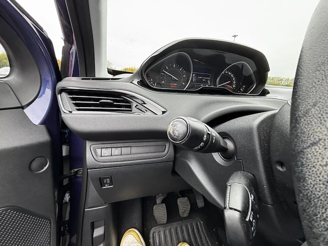 Peugeot 208 1.4 hdi active, 2013 - afbeelding 15 van  35