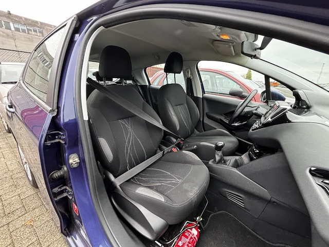 Peugeot 208 1.4 hdi active, 2013 - afbeelding 20 van  35