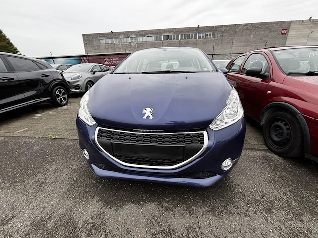 Peugeot 208 1.4 hdi active, 2013 - afbeelding 12 van  35