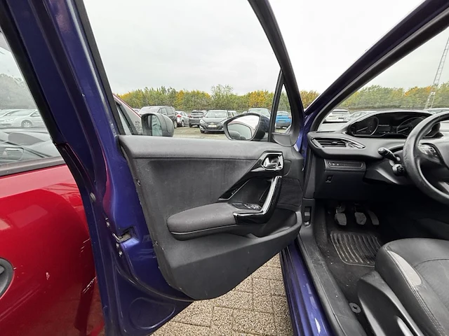 Peugeot 208 1.4 hdi active, 2013 - afbeelding 34 van  35