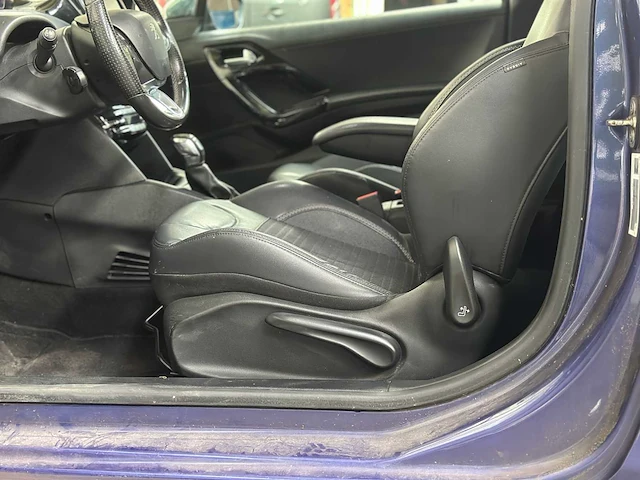 Peugeot 208 1.4 vti allure 95pk 2012, 31-xvb-3 - afbeelding 21 van  37