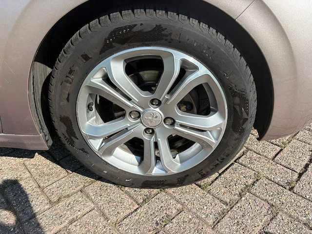 Peugeot 208 1.4 vti allure , 99-xrt-6 - afbeelding 15 van  27