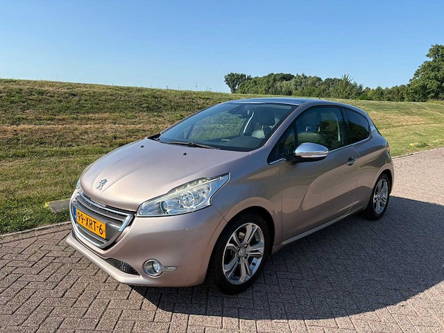 Peugeot 208 1.4 vti allure , 99-xrt-6 - afbeelding 1 van  27