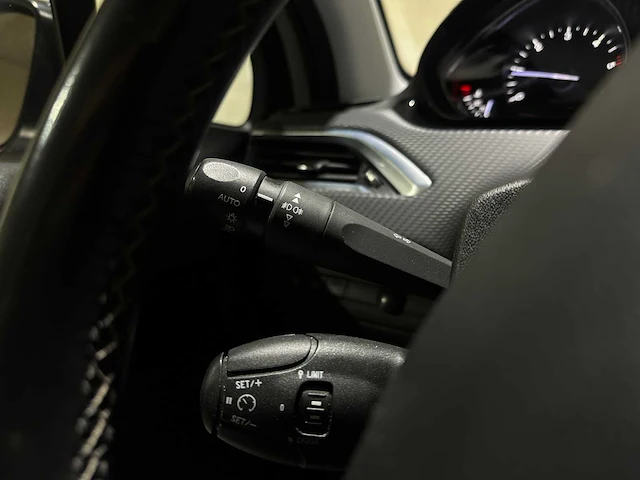 Peugeot 208 1.6 bluehdi blue lease premium 99pk 2015, hs-789-p - afbeelding 15 van  40