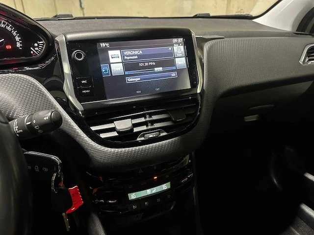 Peugeot 208 1.6 bluehdi blue lease premium 99pk 2015, hs-789-p - afbeelding 19 van  40
