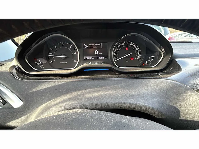 Peugeot 208 1.6 e-hdi style car 2014 | 1-ttn-32 - afbeelding 6 van  7