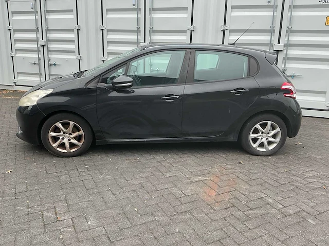 Peugeot 208 personenauto (11-zsn-9) - afbeelding 1 van  38