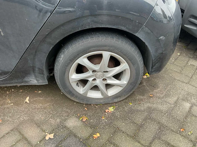 Peugeot 208 personenauto (11-zsn-9) - afbeelding 32 van  38