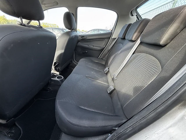 Peugeot 208,2009 - afbeelding 9 van  32