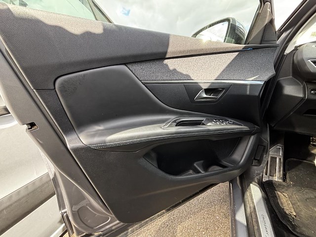 Peugeot 3008 1 6 bluehdi allure 115 at,2018 - afbeelding 21 van  24