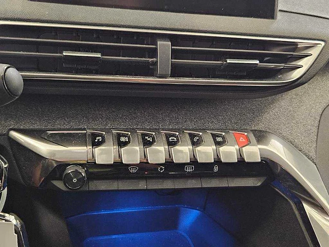 Peugeot 3008 1.2 puretech active , ; l-571-lk - afbeelding 3 van  16