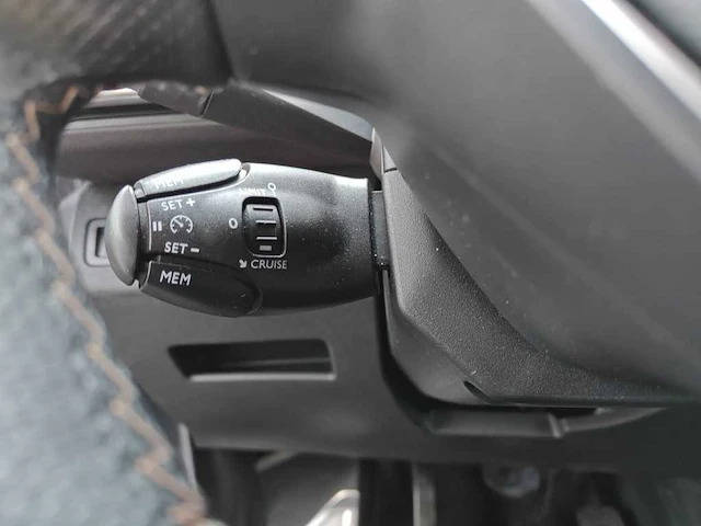 Peugeot 3008 1.2 puretech gt line , ; rj-001-k - afbeelding 13 van  22