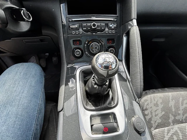 Peugeot 3008 1.6 hdi premium pack fap,2011 - afbeelding 4 van  37