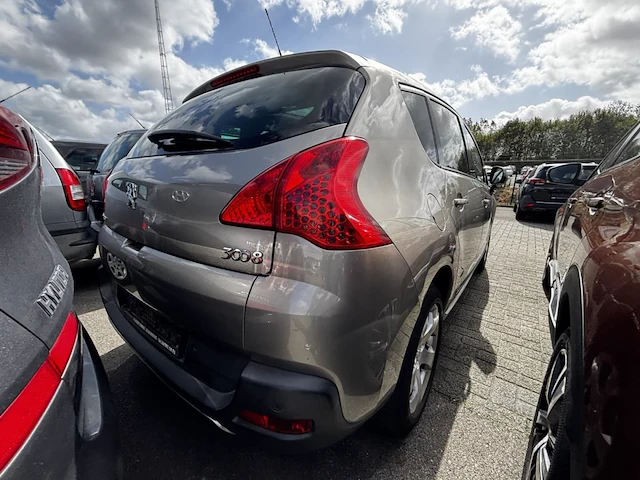 Peugeot 3008 1.6 hdi premium pack fap,2011 - afbeelding 32 van  37