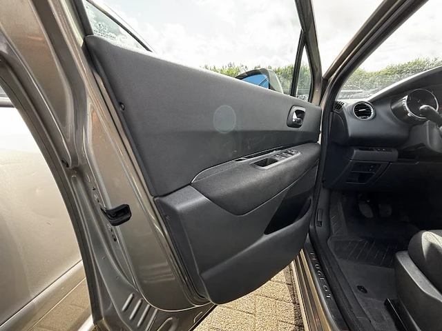 Peugeot 3008 1.6 hdi premium pack fap,2011 - afbeelding 34 van  37