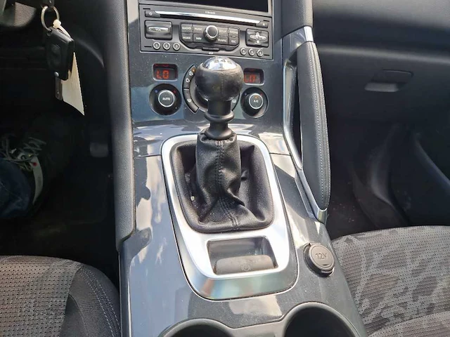 Peugeot 3008 1.6 turbo première , 15-kkh-2 - afbeelding 18 van  19
