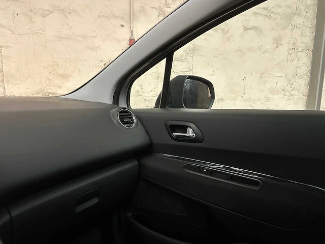 Peugeot 3008 1.6 vti première 120pk 2010, 76-khr-3 - afbeelding 26 van  40