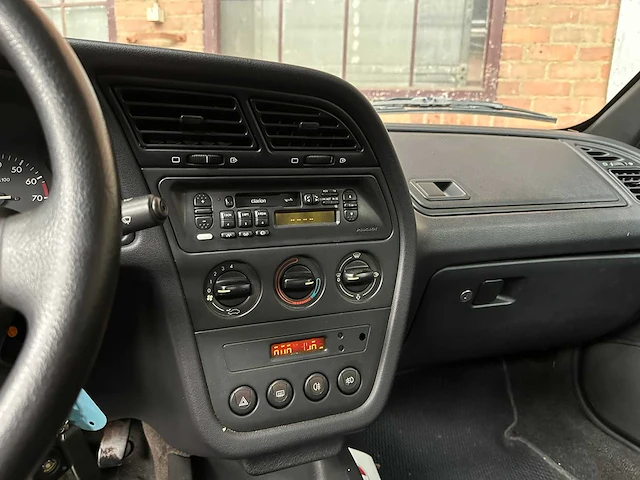 Peugeot 306 cabriolet 1.8 101pk 1995, lj-rf-72 - afbeelding 19 van  41
