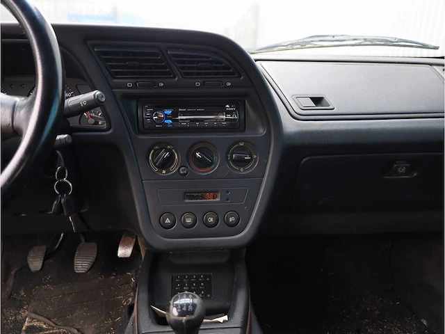 Peugeot 306 cabriolet 2.0 1996, nr-hr-96 - afbeelding 11 van  25