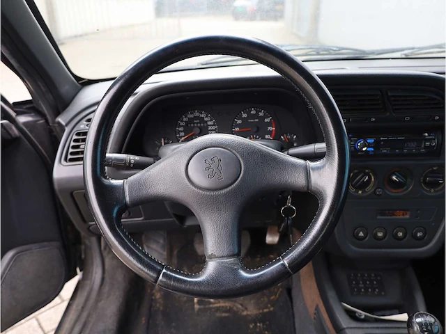 Peugeot 306 cabriolet 2.0 1996, nr-hr-96 - afbeelding 13 van  25