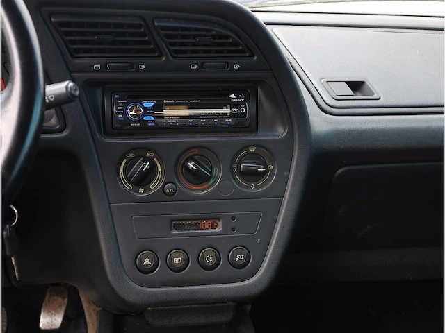 Peugeot 306 cabriolet 2.0 1996, nr-hr-96 - afbeelding 15 van  25