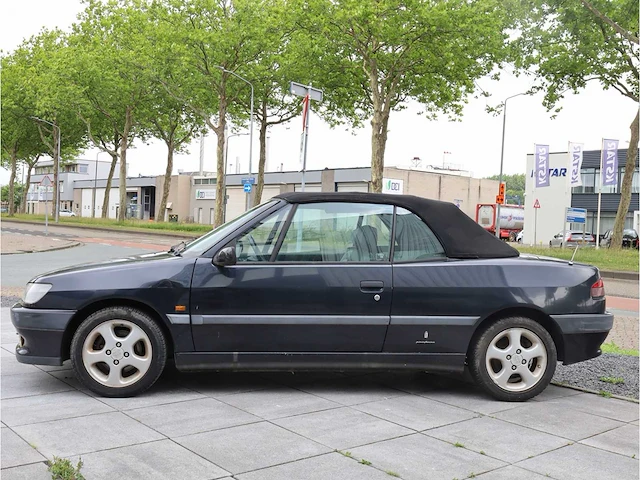 Peugeot 306 cabriolet 2.0 1996, nr-hr-96 - afbeelding 12 van  25