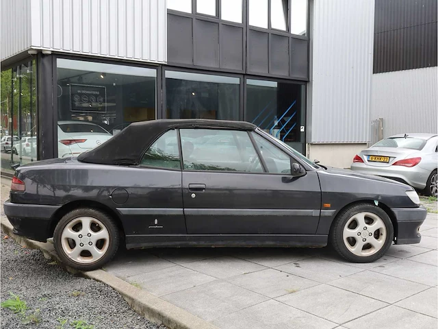 Peugeot 306 cabriolet 2.0 1996, nr-hr-96 - afbeelding 22 van  25