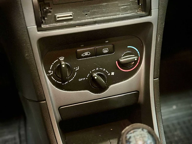 Peugeot 307 1.4 xr, jf-869-f - afbeelding 4 van  13