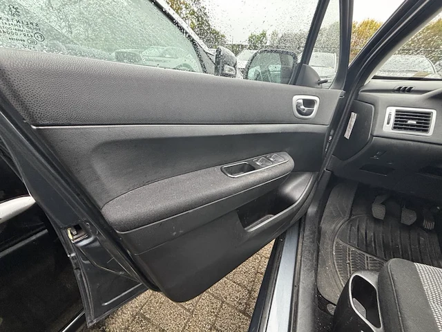 Peugeot 307 1.4i x-line,2005 - afbeelding 32 van  35