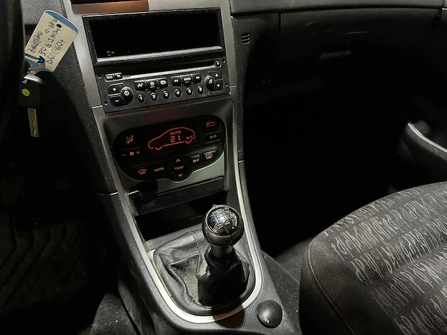 Peugeot 307 1.6-16v xs pack 109pk 2004, 12-pb-pb - afbeelding 16 van  36