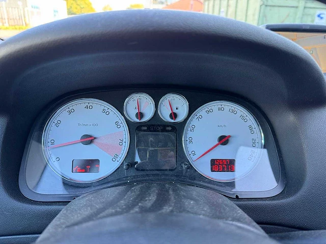 Peugeot 307 cc 2.0-16v 51-rv-fg - afbeelding 8 van  29