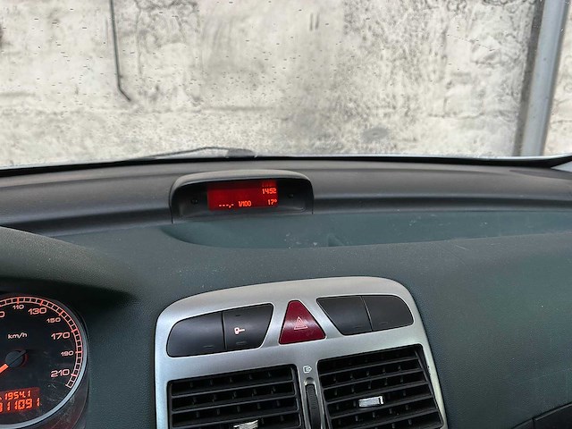 Peugeot 307 sw 1.6 16v 109pk 2003, 98-nl-hn - afbeelding 17 van  36