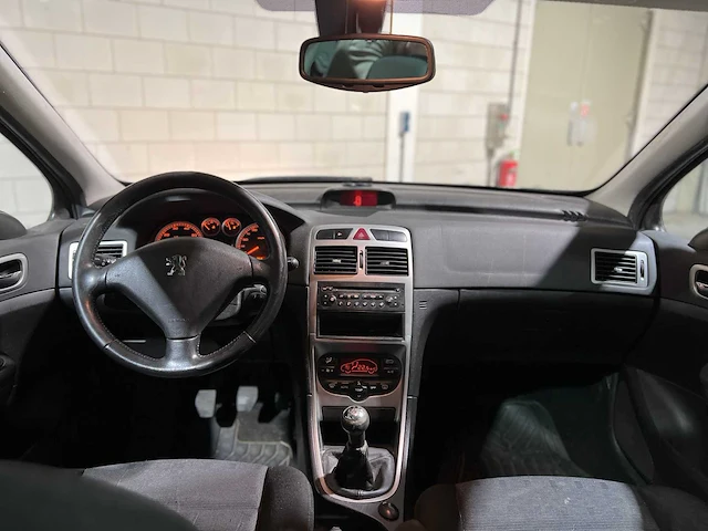 Peugeot 307 sw 1.6 16v premium 109pk 2005, 78-rf-hb - afbeelding 6 van  35