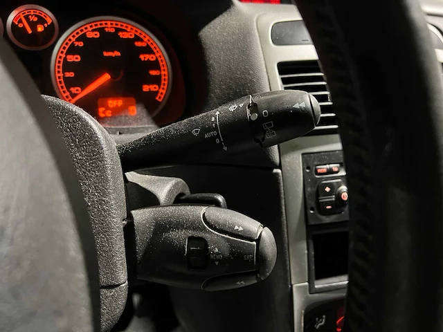Peugeot 307 sw 1.6 16v premium 109pk 2005, 78-rf-hb - afbeelding 9 van  35