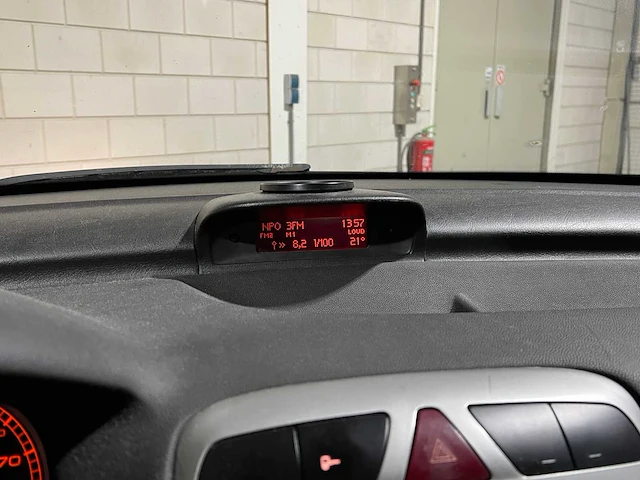 Peugeot 307 sw 1.6 16v premium 109pk 2005, 78-rf-hb - afbeelding 14 van  35