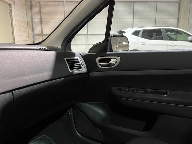 Peugeot 307 sw 1.6 16v premium 109pk 2005, 78-rf-hb - afbeelding 15 van  35