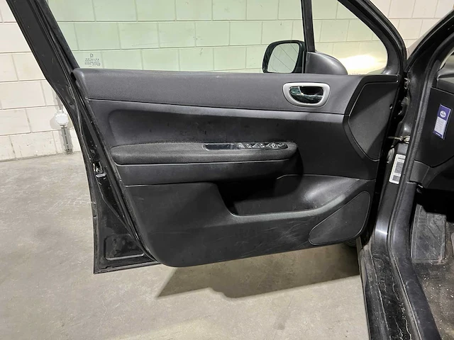 Peugeot 307 sw 1.6 16v premium 109pk 2005, 78-rf-hb - afbeelding 16 van  35