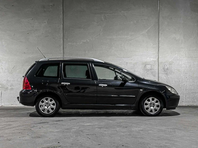 Peugeot 307 sw 1.6 16v premium 109pk 2005, 78-rf-hb - afbeelding 32 van  35
