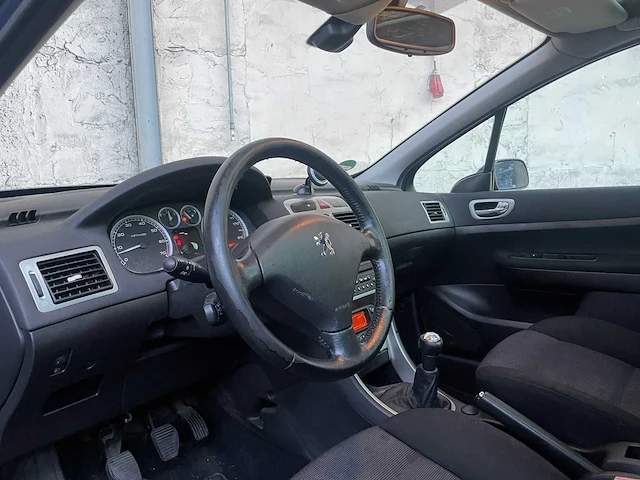 Peugeot 307 sw 2.0 16v pack 136pk 2004, 92-ns-rz - afbeelding 16 van  49