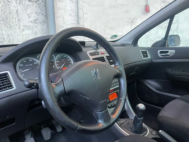 Peugeot 307 sw 2.0 16v pack 136pk 2004, 92-ns-rz - afbeelding 17 van  49