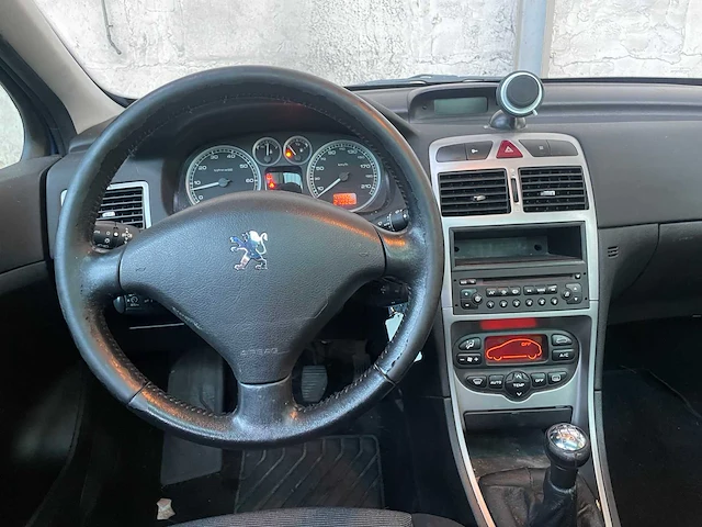 Peugeot 307 sw 2.0 16v pack 136pk 2004, 92-ns-rz - afbeelding 18 van  49