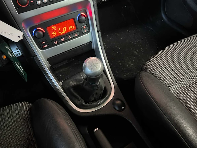 Peugeot 307 sw 2.0-16v xsi 140pk 2006, 78-sj-zh - afbeelding 17 van  42