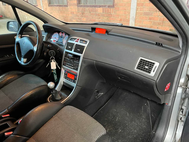 Peugeot 307 sw 2.0-16v xsi 140pk 2006, 78-sj-zh - afbeelding 27 van  42