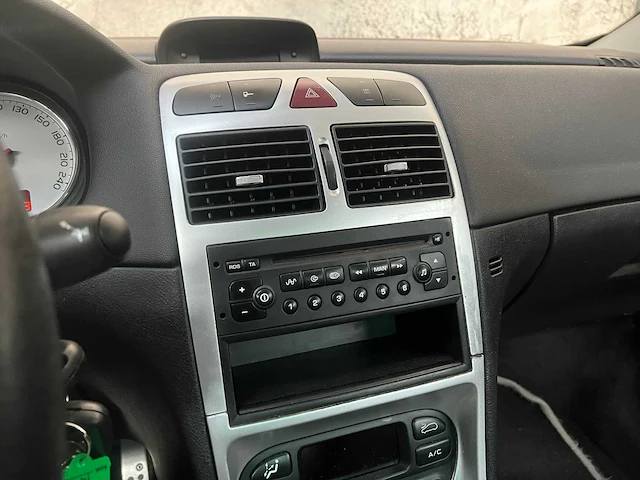 Peugeot 307cc 2.0-16v 136pk 2003 (origineel-nl), 74-pd-bx - afbeelding 13 van  40