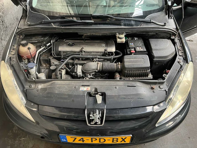 Peugeot 307cc 2.0-16v 136pk 2003 (origineel-nl), 74-pd-bx - afbeelding 31 van  40